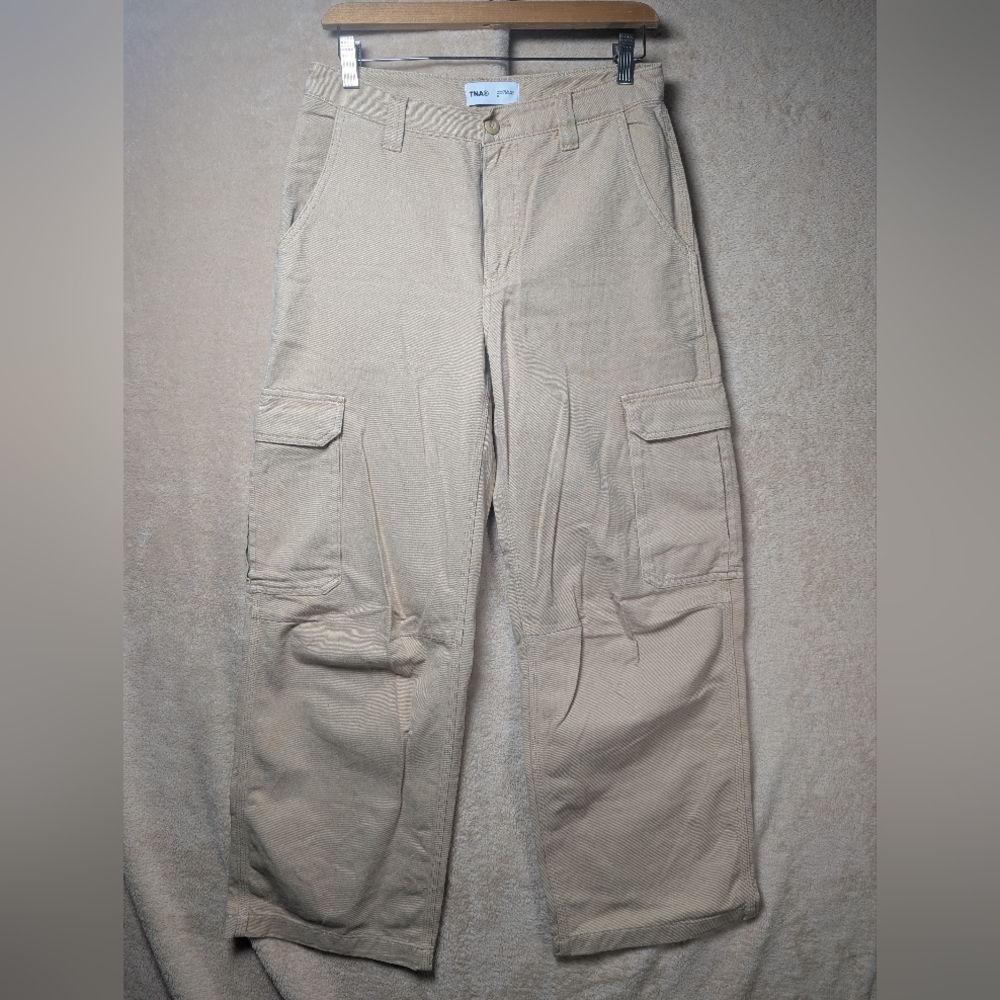 TNA Aritzia Women's Cargo Denim size 6 Tan Loose Fit Side Pockets Baggy EUC